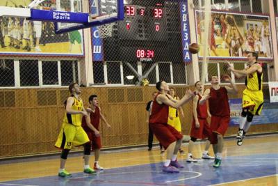 Рязанская баскетбольная команда «СДЮСШОР» дважды проиграла тульскому «Арсеналу»